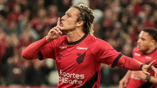 Furacão fica duas vezes atrás e busca o resultado no último lance do jogo