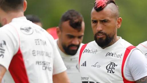 Vidal se torna homem de confiança de Sampaoli no Flamengo, que enfrenta o Athletico