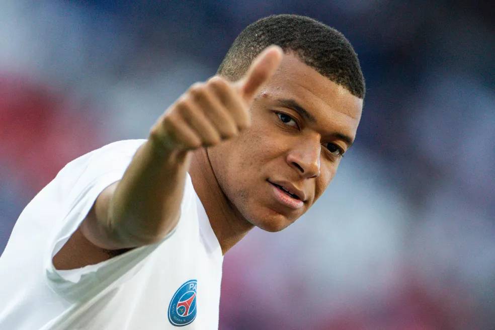 Mbappé, PSG e Real Madrid se veem em impasse por futuro do atacante