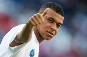 Mbappé, PSG e Real Madrid se veem em impasse por futuro do atacante (Foto: GE)