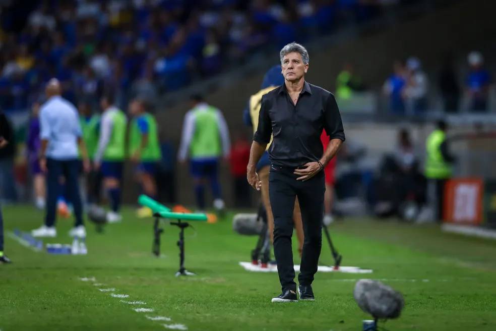 Renato revela sacrifício de Suárez em classificação do Grêmio e diz: "Procuramos mais nos defender"