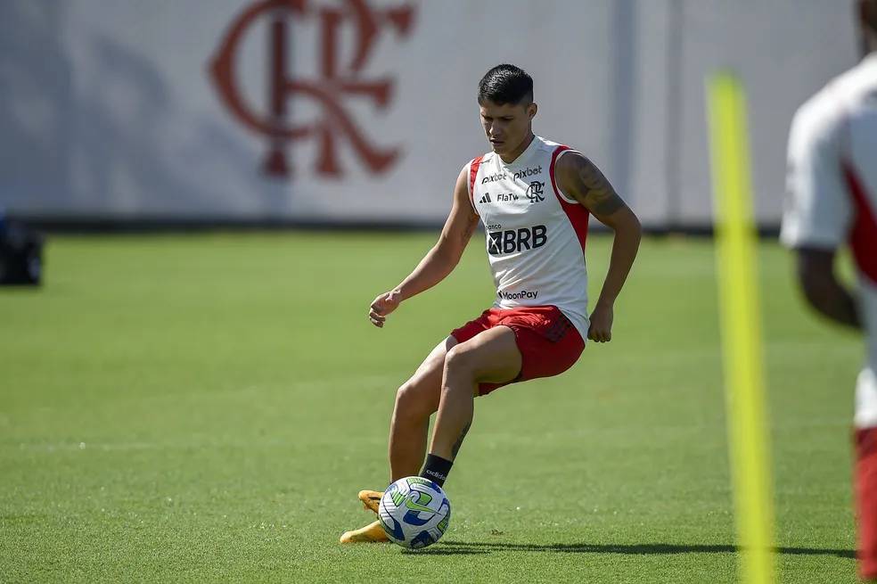 Allan, Luiz Araújo e Rossi: as chances de os reforços do Flamengo jogarem contra o Athletico-PR