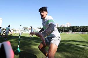 Palmeiras entende que contrato dá segurança para não perder Gómez, apesar de assédio do Al-Nassr (Foto: GE)