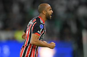 Lucas deixa São Paulo vivo na Sul-Americana e mostra de novo por que está em outro patamar (Foto: GE)