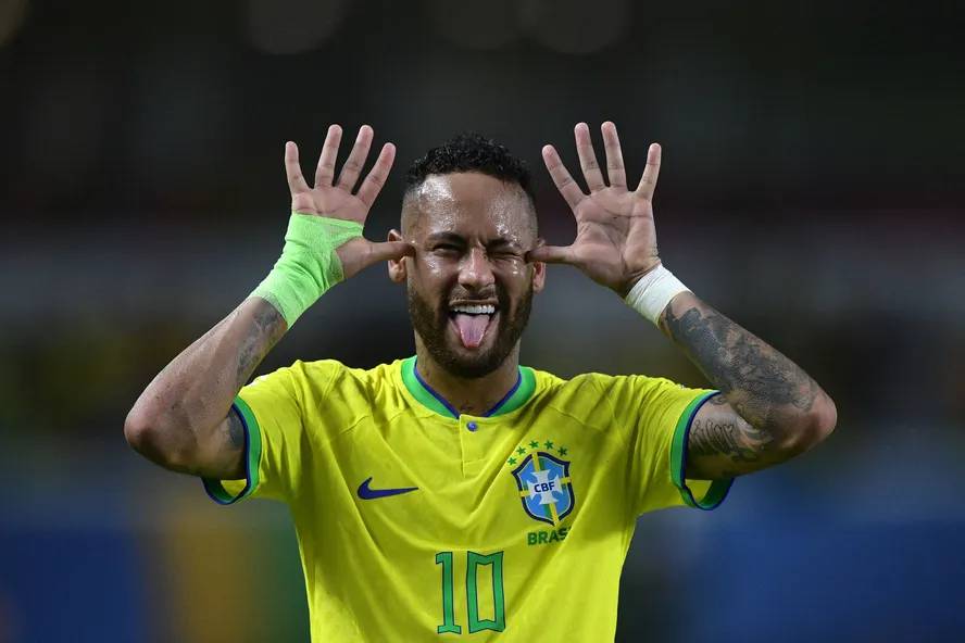 Com Neymar fora do pódio, veja top 10 de maiores artilheiros da seleção em competições oficiais