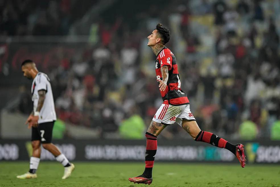 Multiuso, Pulgar se firma em turbulento Flamengo e tem quase 80% de aproveitamento como titular