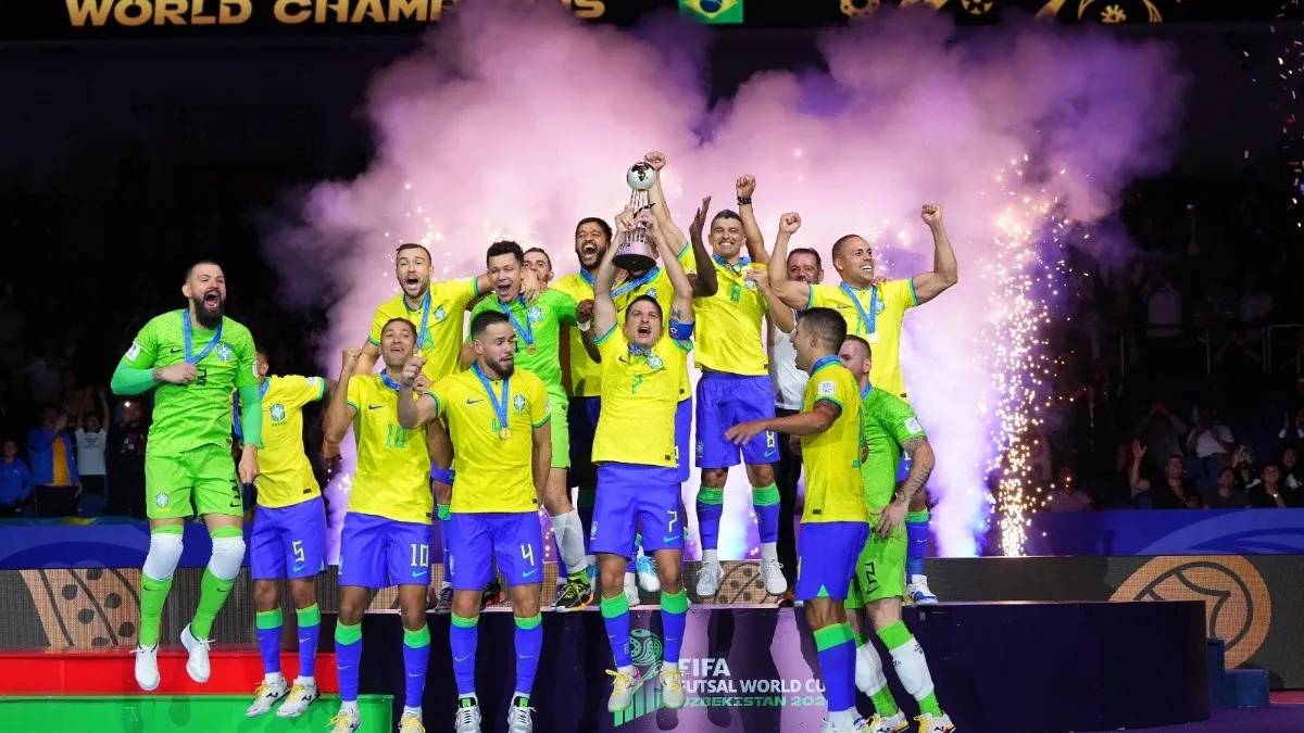 Brasil vence a Argentina e se sagra hexacampeão mundial de futsal