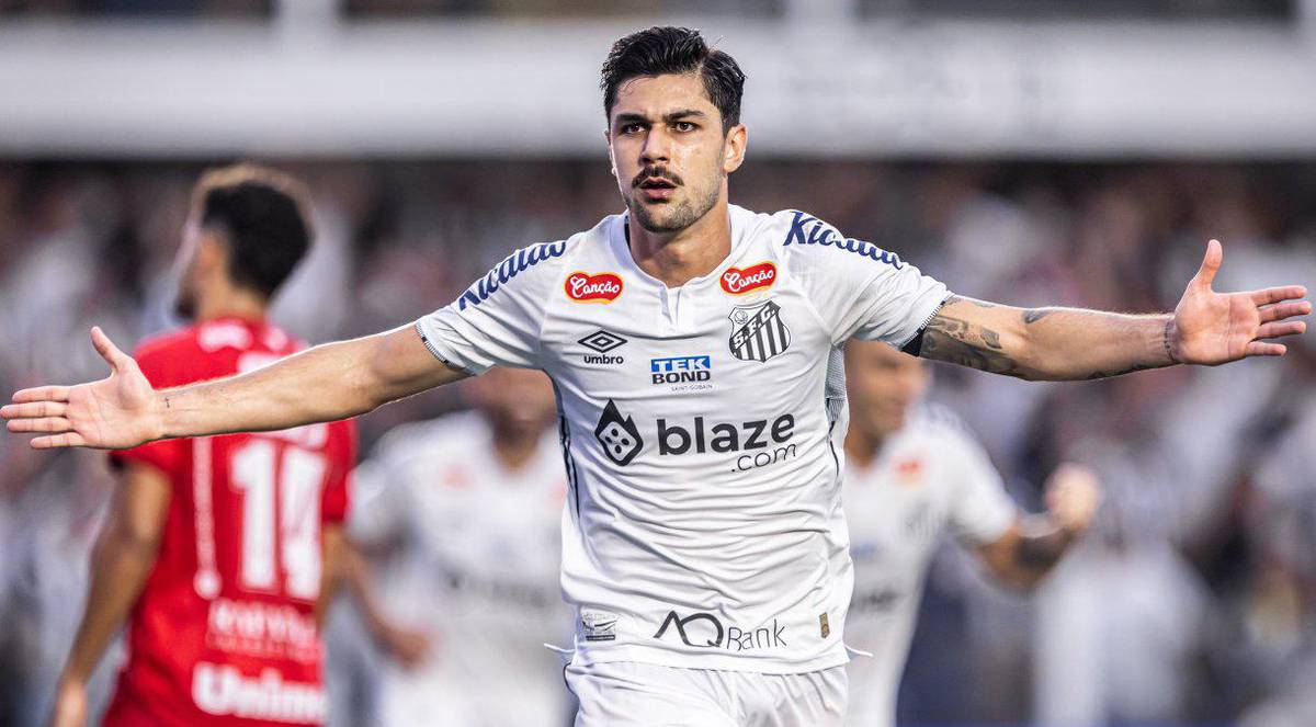 Joao Basso fez o primeiro gol do Santos na vitoria contra o Vila Nova Raul Baretta / Santos FC
