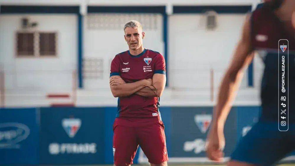 Juan Pablo Vojvoda em treinameno do Fortaleza no CT do clube Renan Rocha/FEC