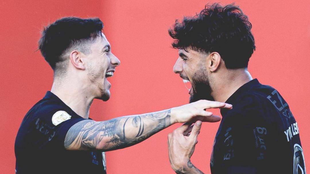 Rodrigo Garro e Yuri Alberto comemoram gol sobre o Vitoria pelo Brasileiro Rodrigo Coca / Corinthians