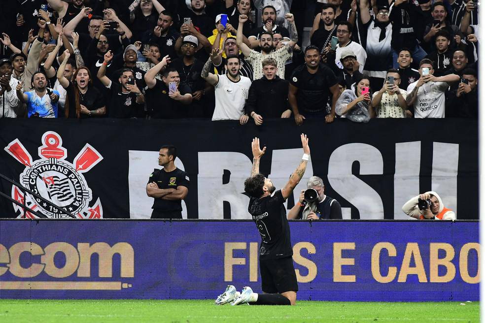 Yuri Alberto comemora gol do Corinthians contra o Palmeiras