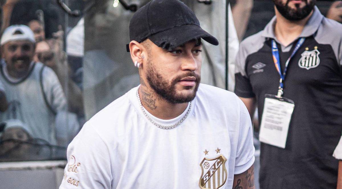Neymar na Vila Belmiro durante final do Paulistao 2024