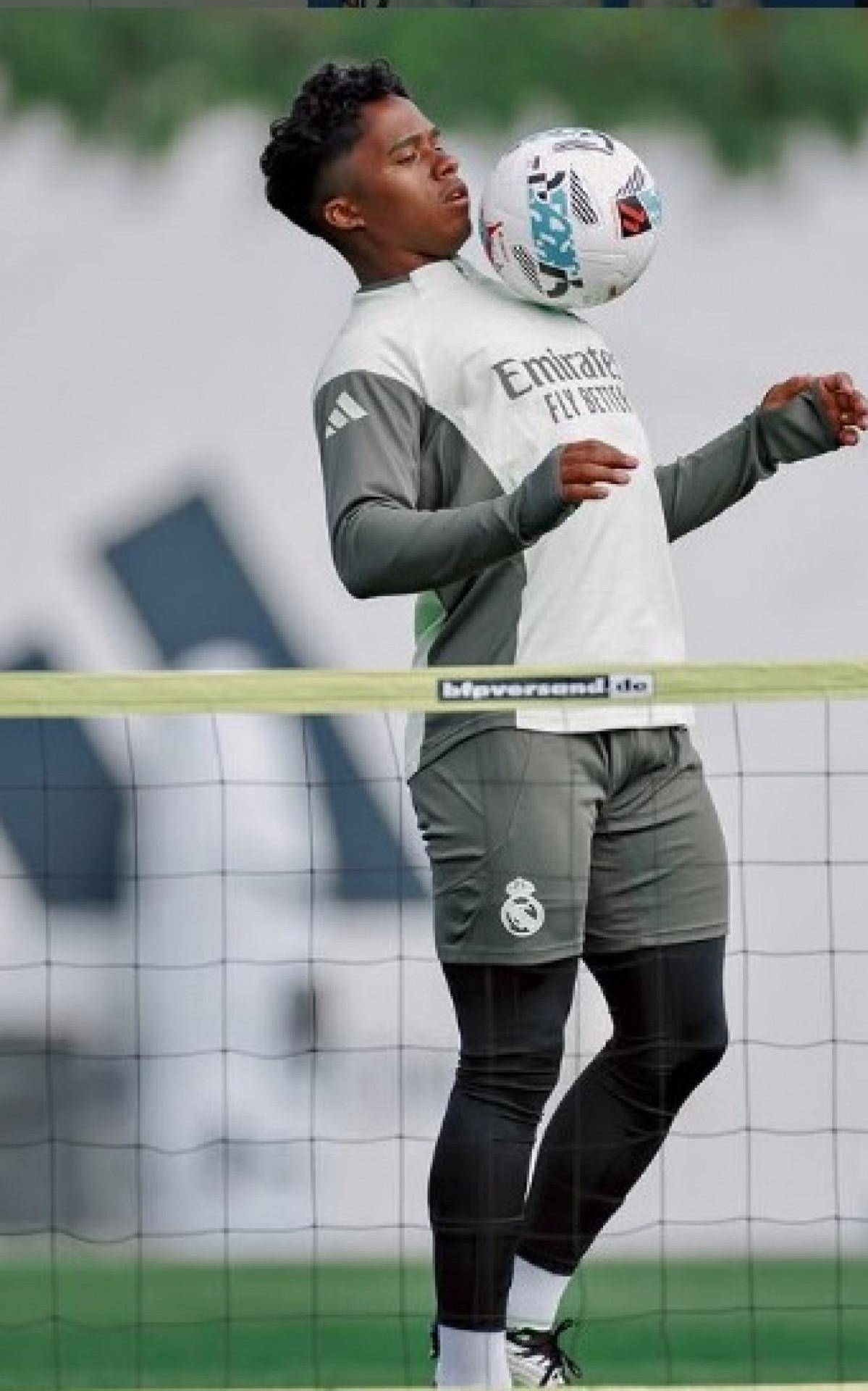 Endrick em treino do Real