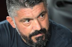 Gattuso atualmente treina o Valencia, da Espanha (Foto: JOSE JORDAN / AFP)