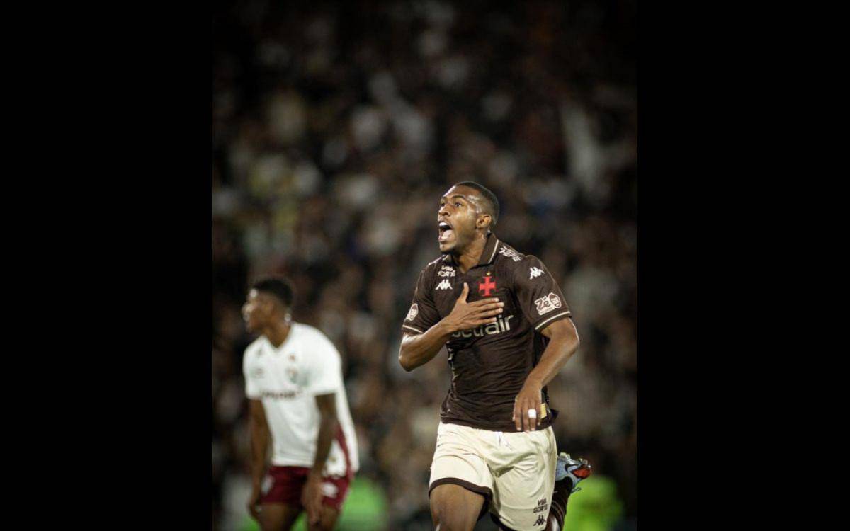 Rayan celebra gol marcado pelo Vasco sobre o Fluminense, no Maracana