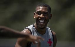 Vasco busca renovar contrato de Rayan até 2028
