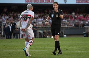 Sao Paulo se revolta com arbitragem escandalosa em classico; CBF afasta juizes (Foto: Reproducao)