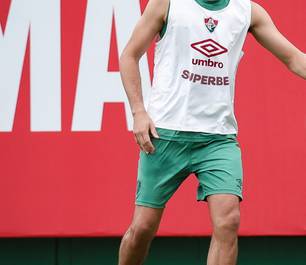 Ganso retoma treinos e fica perto de voltar ao Fluminense