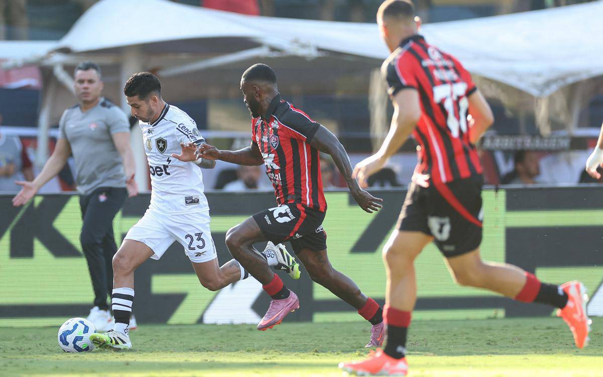 Lance do jogo entre Vitoria e Botafogo