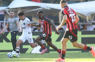 Lance do jogo entre Vitoria e Botafogo (Foto: Vitor Silva/Botafogo)