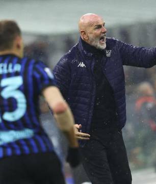 Fiorentina demite técnico Pioli após mau início na Serie A