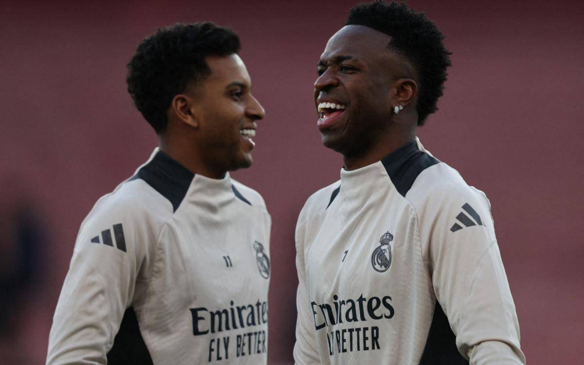 Rodrygo e Vini Jr em acao durante treino do Real Madrid