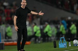 Filipe Luis vai receber valorizacao salarial ao renovar com o Flamengo (Foto: Mauro Pimentel / AFP)