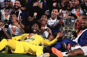 Jogadores do Corinthians comemoram o titulo da Copa do Brasil (Foto: Ettore Chiereguini/AGIF)