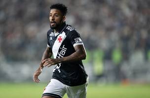 Paulinho em acao pelo Vasco (Foto: Rodrigues/AGIF)