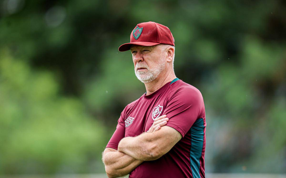 Mano Menezes tem semana decisiva no comando do Fluminense