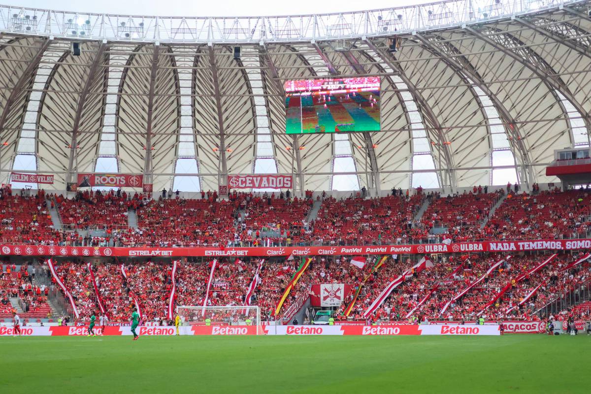 O Grupo Globo assegurou os direitos de transmissao das ultimas partidas da Liga Forte Uniao (LFU)