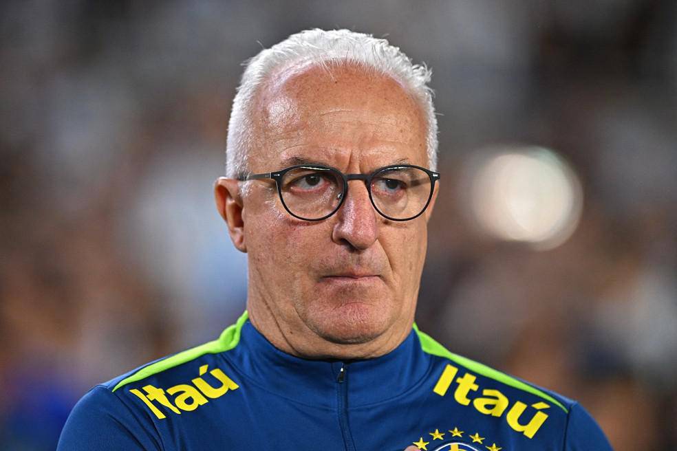 Dorival Junior em Argentina x Brasil