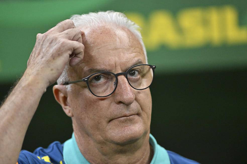 Dorival Junior em Brasil x Colombia