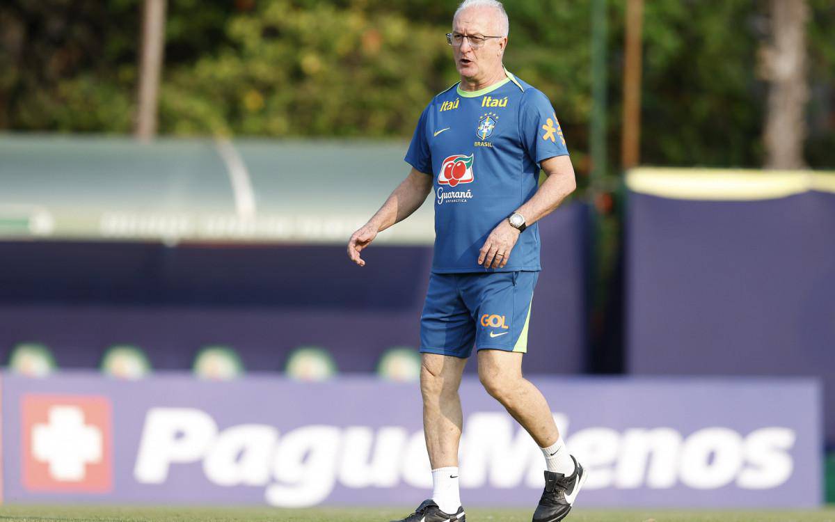 Dorival Junior em treino da Selecao