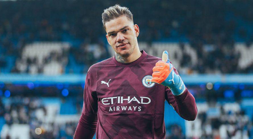 Ederson em treino do Manchester City