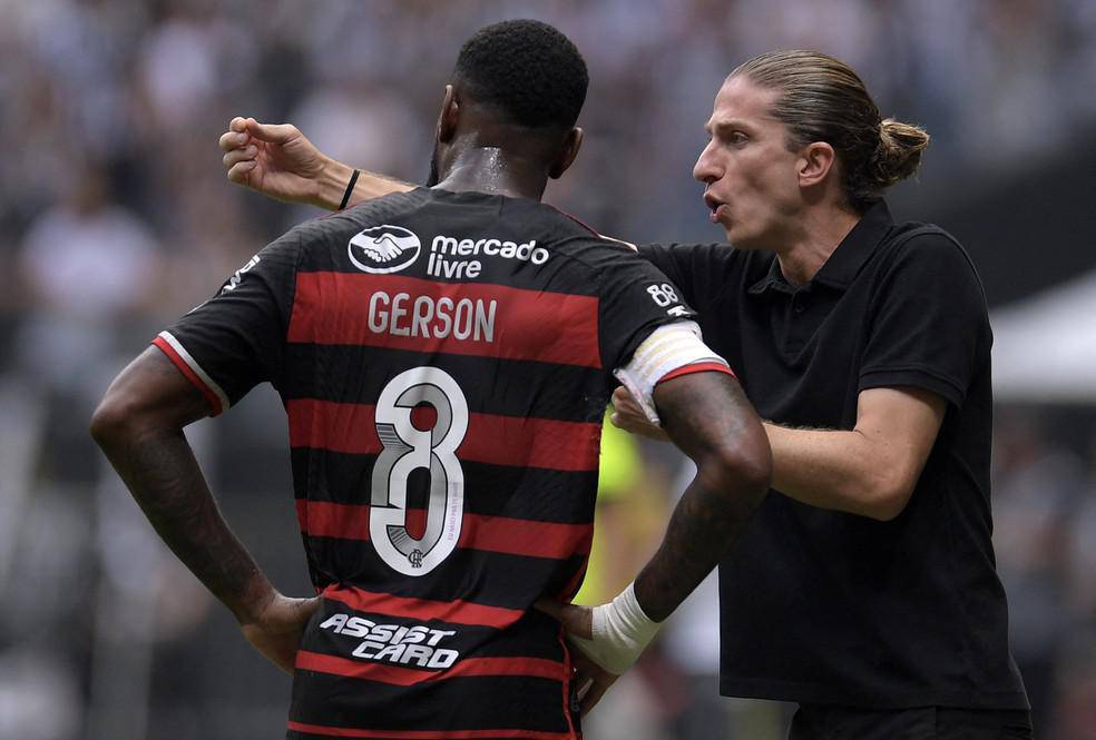 Gerson e considerado peca fundamental por Filipe Luis no Flamengo
