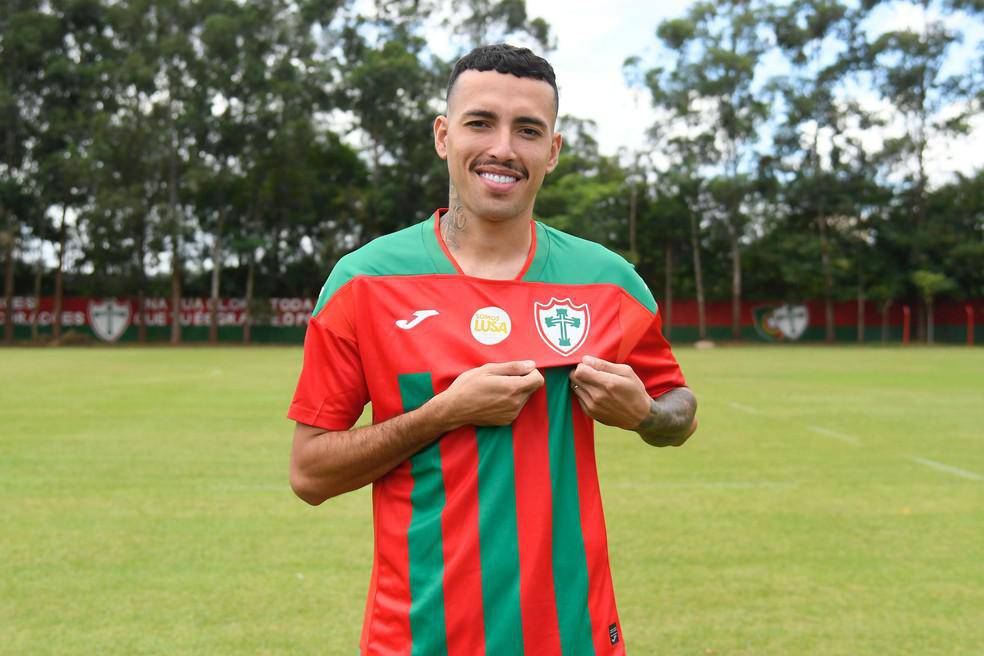 Portuguesa anuncia De Paula como novo reforco