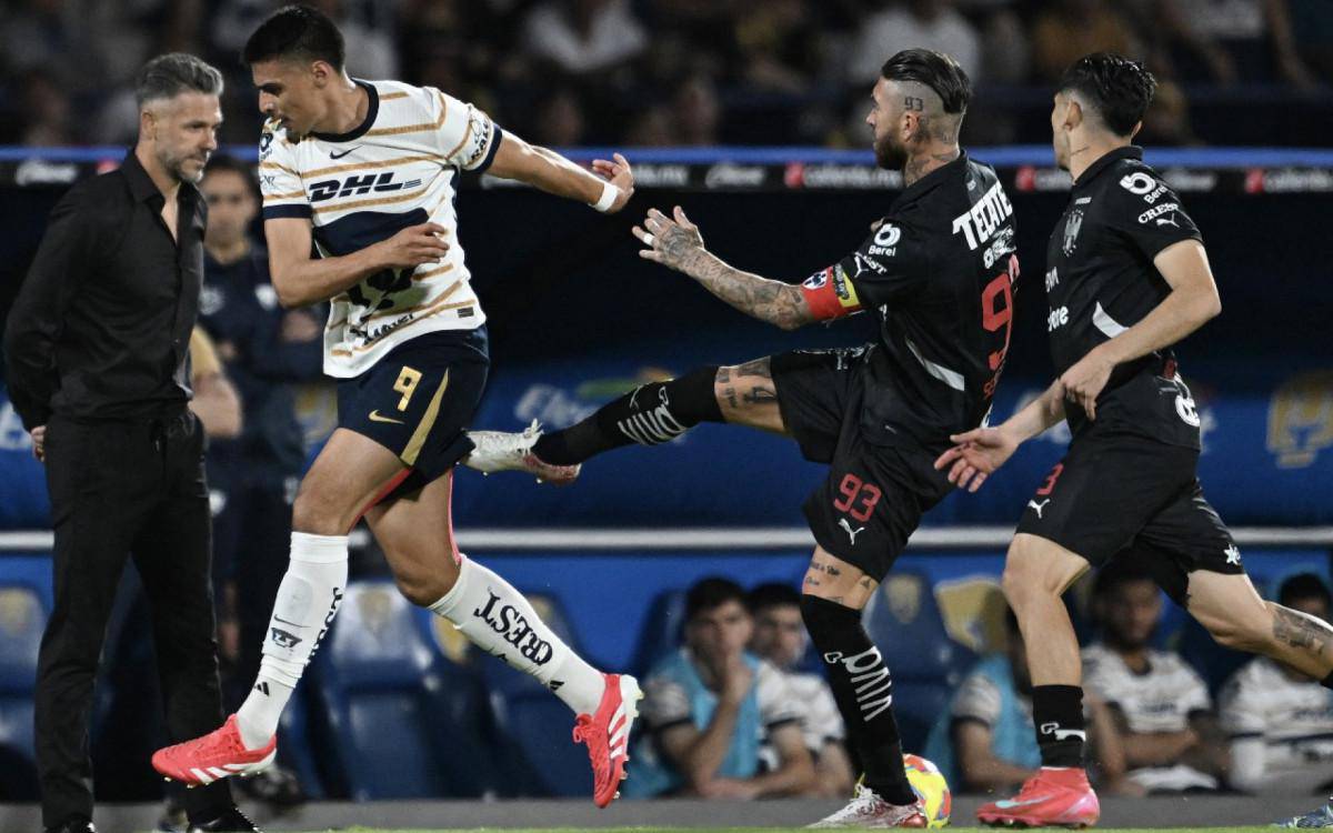 Sergio Ramos agride atacante do Pumas