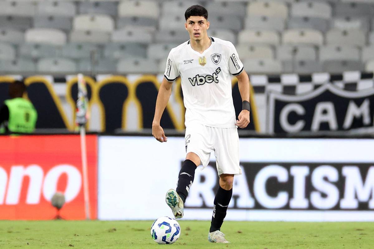 Alvinegro carioca enfrenta o Estudiantes nesta quarta-feira (23), pela 3a rodada da fase de grupos da Libertadores. A bola rola as 21h30 na Argentina.