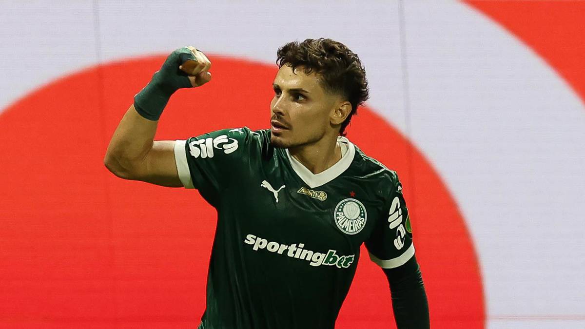 Apos o penalti perdido, Veiga expressou duvidas sobre sua permanencia no clube.