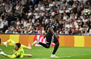 Bukayo Saka foi o autor do gol que colocou o Arsenal nas semifinais da Liga dos Campeoes apos 16 anos (Foto: Javier Soriano / AFP)