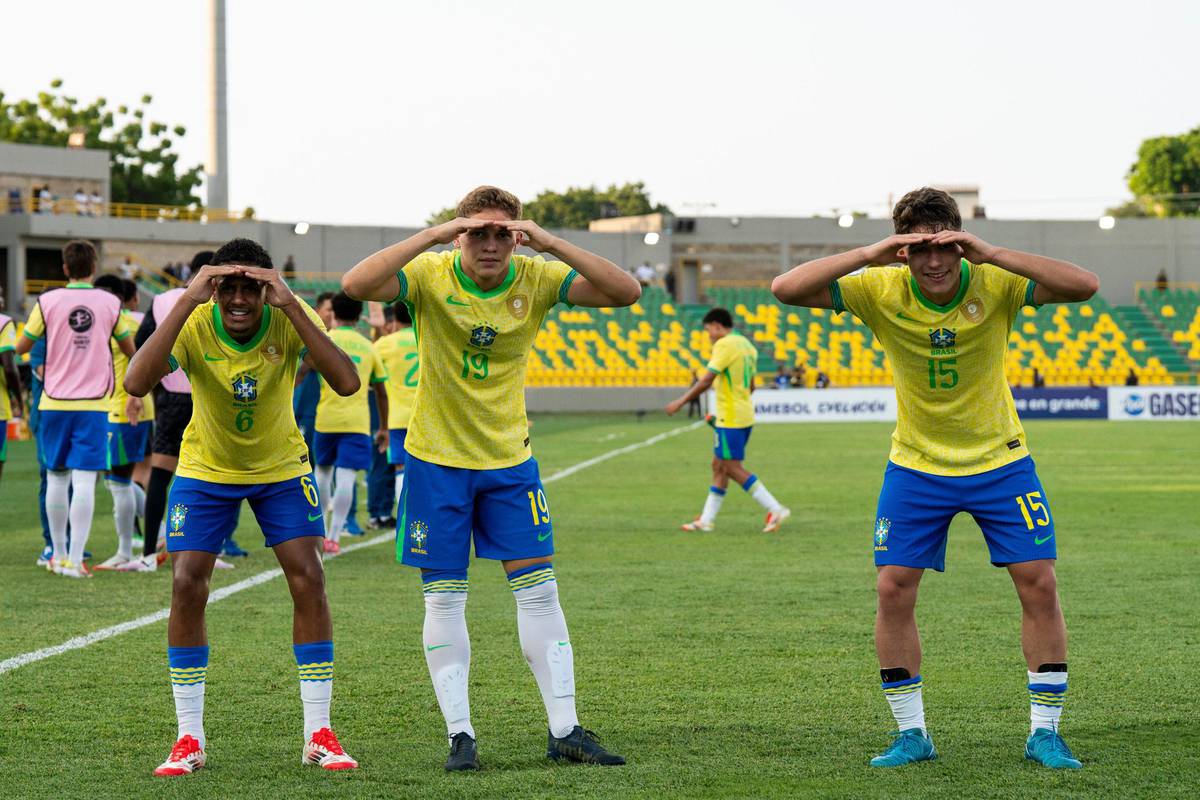 Com gol de Dell, Selecao Brasileira venceu por 1 a 0 e garantiu a classificacao