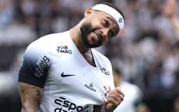 Top 10 artilheiros estrangeiros: Memphis brilha no Corinthians