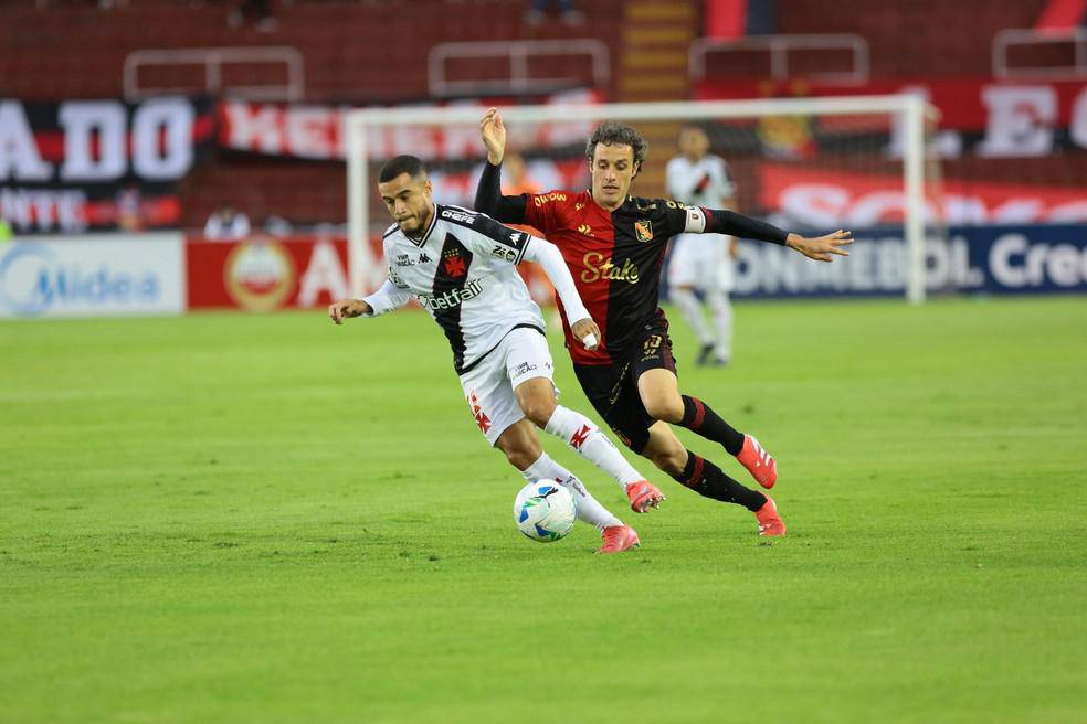 Coutinho em Melgar x Vasco