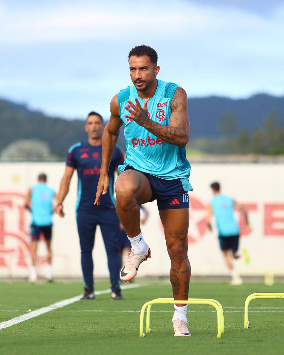Danilo em treino do Flamengo