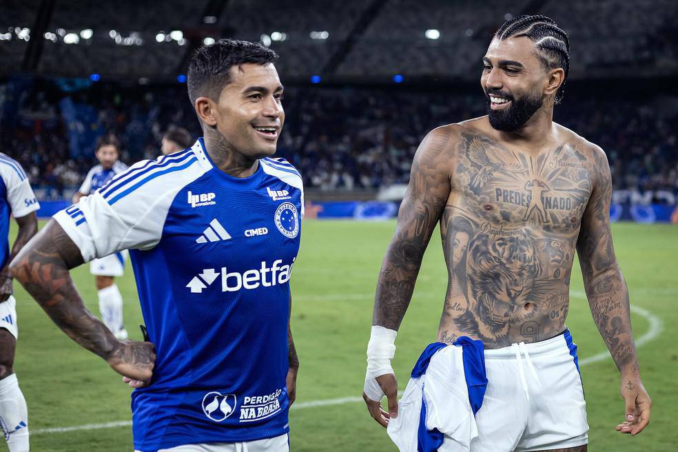 Dudu e Gabigol em jogo do Cruzeiro