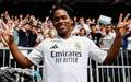 Endrick comemora com Mbappe o gol do Real Madrid contra o Stuttgart (Foto: Reproducao / Real Madrid