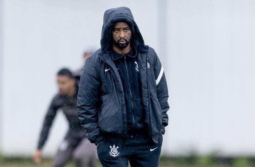 Fabinho Soldado e o executivo de futebol do Corinthians
