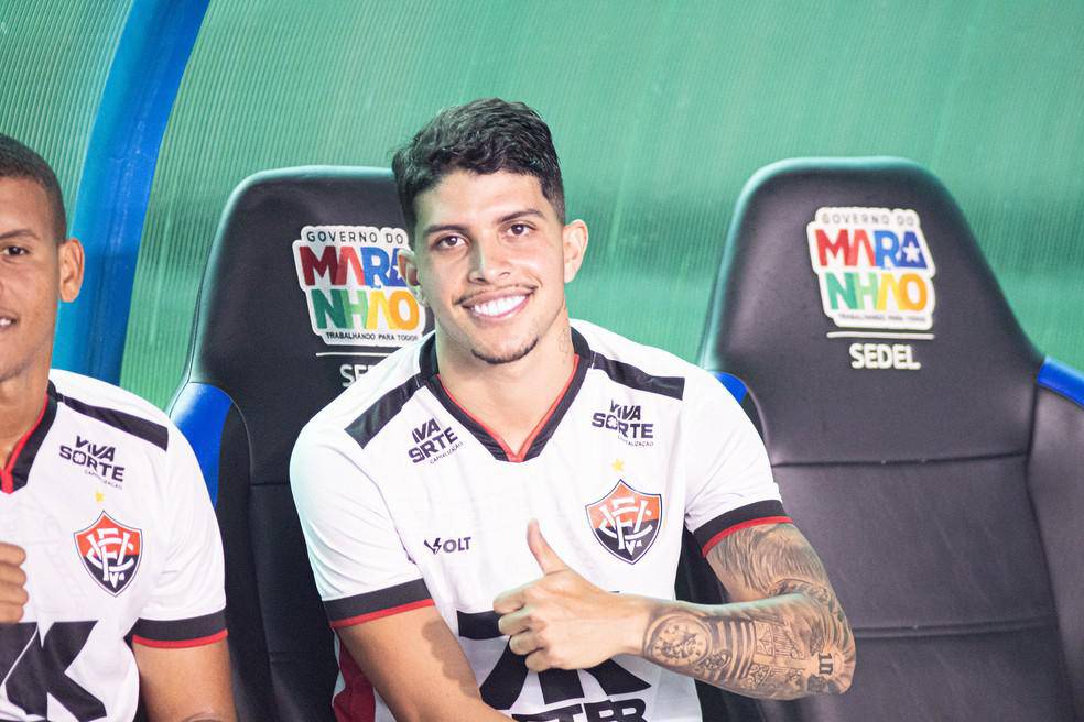 Felipe Cardoso pode estrear na Serie A pelo Vitoria
