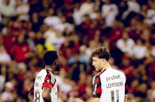 Gerson e Leo Pereira (Foto: Gilvan de Souza/Flamengo)